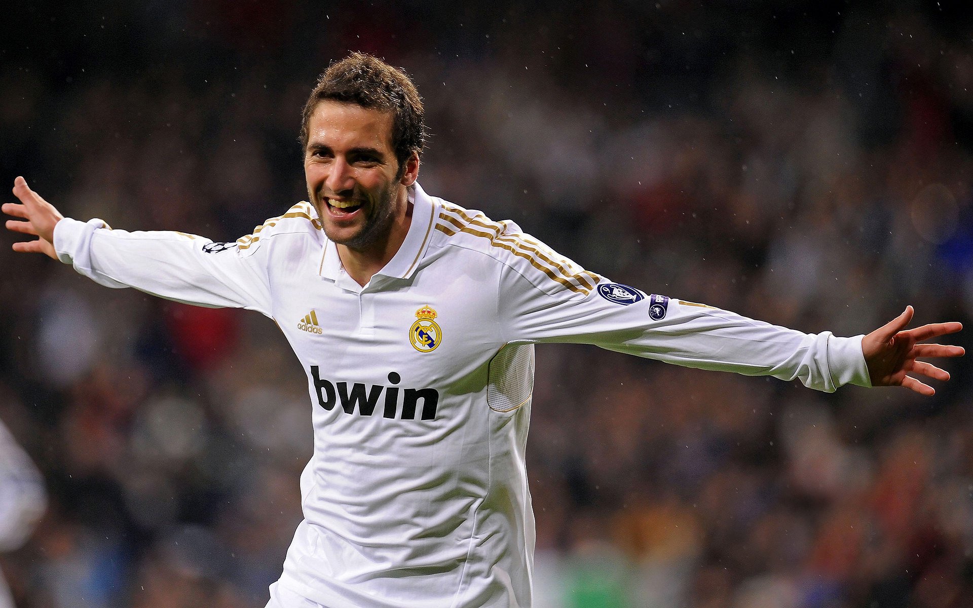 世界杯预选赛中国队逆袭 球员精神面貌焕然一新，世界杯预选赛 中国队出线分析